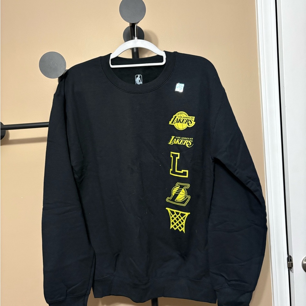 NBA Black Yellow‎  Lakers Logo Men's crewneck sweatshirt small NEW Basketball